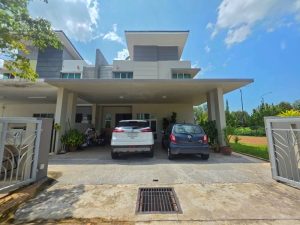 Corner Lot Semi D Lakefront Kotasas